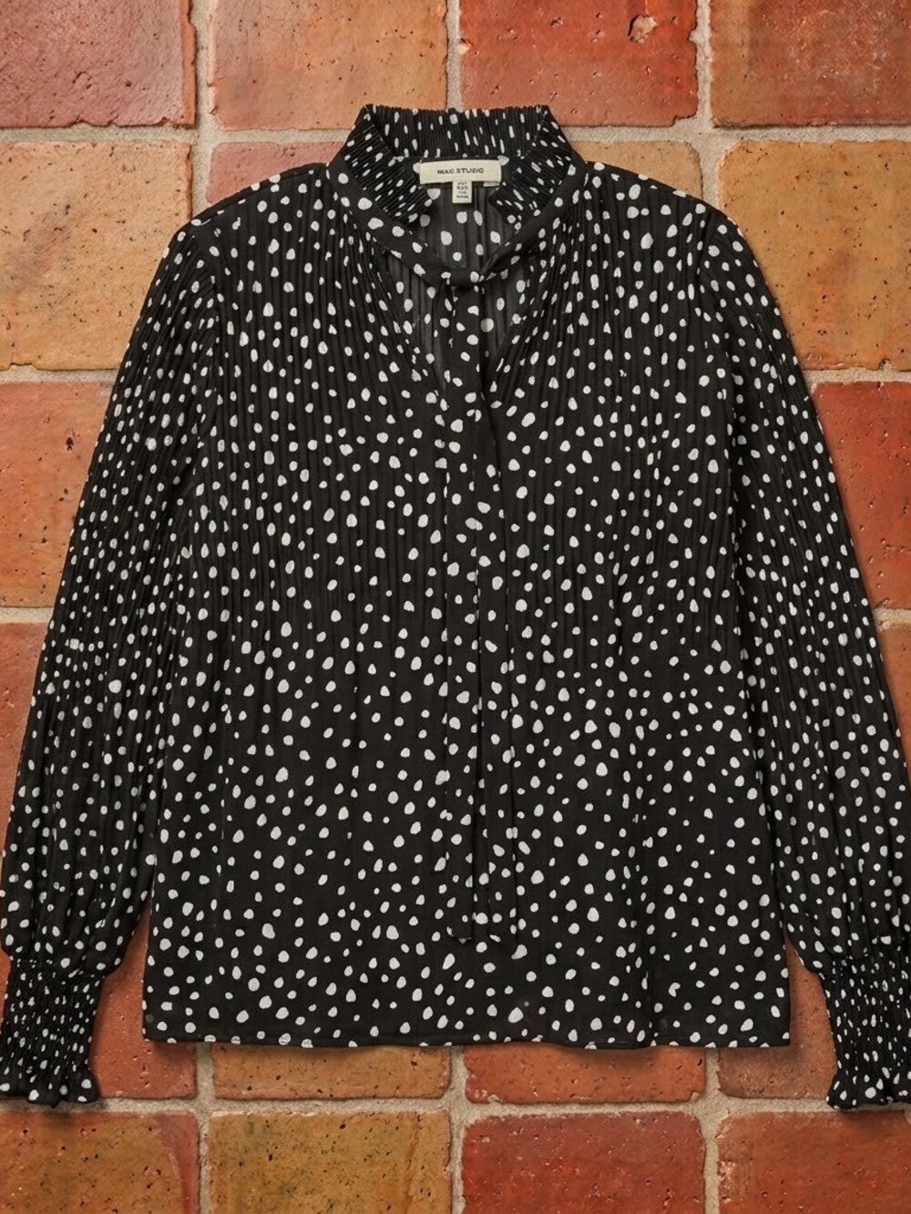 Max Studio Polka Dot Pleated Blouse Top Womens XS High Neck Necktie Smocked